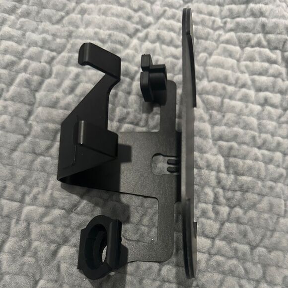 3-in-1 Charging Stand for Phone, Watch & Earbuds – Sleek & Practical - Picture 10 of 17